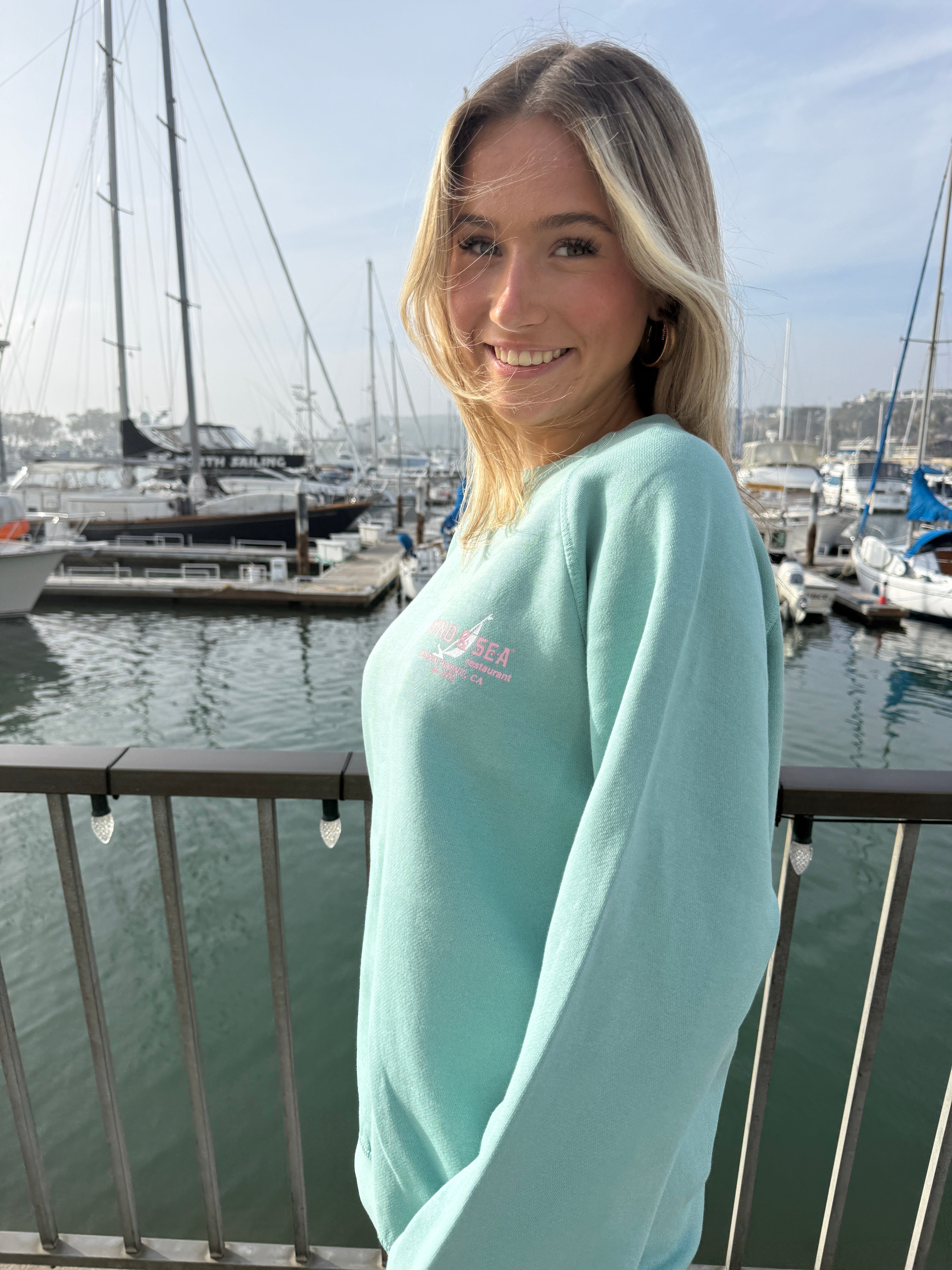 W&S Seaglass Crewneck – Wind & Sea Restaurants, Inc.
