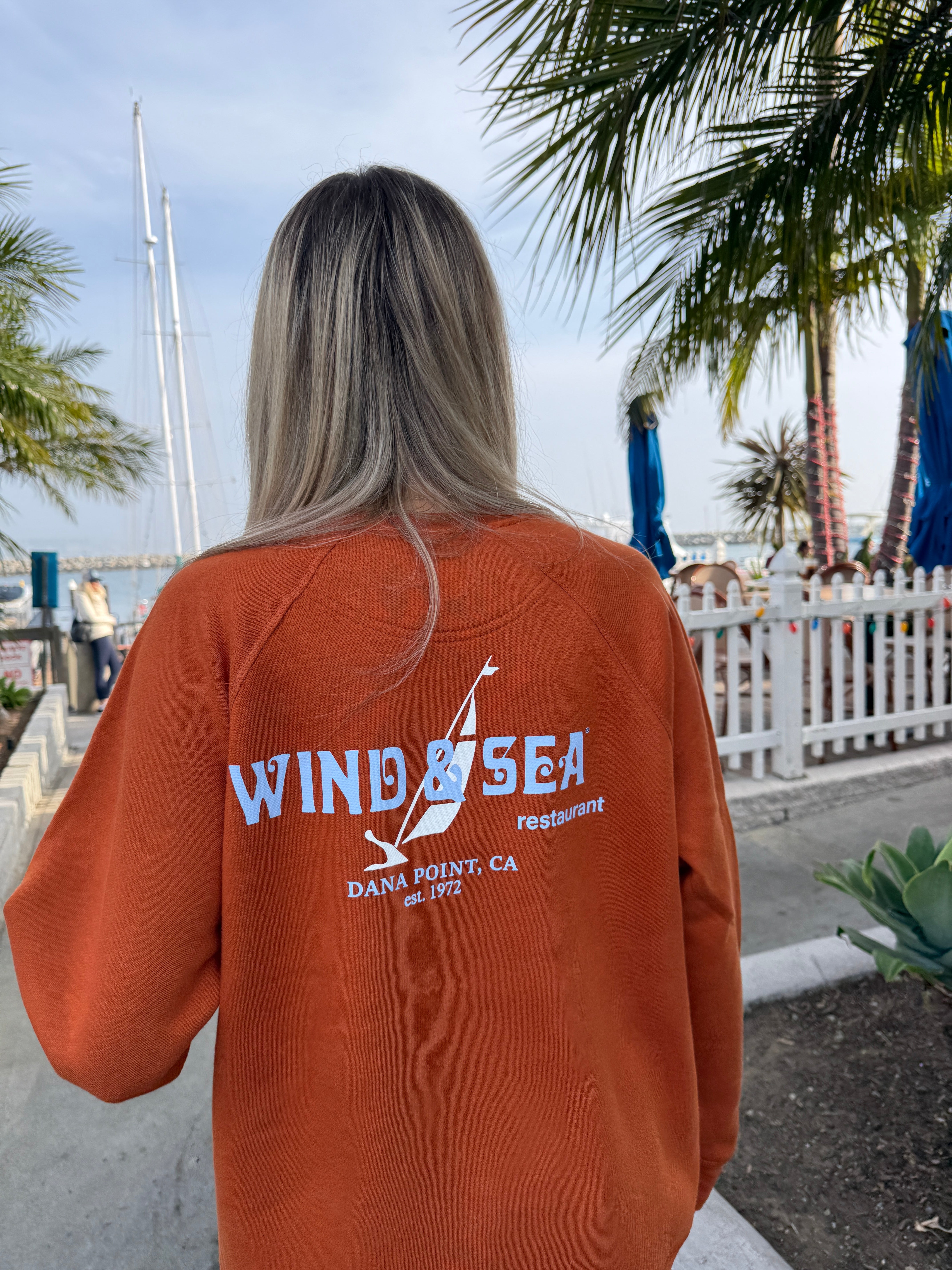 W&S Whiskey Sunset Crewneck – Wind & Sea Restaurants, Inc.