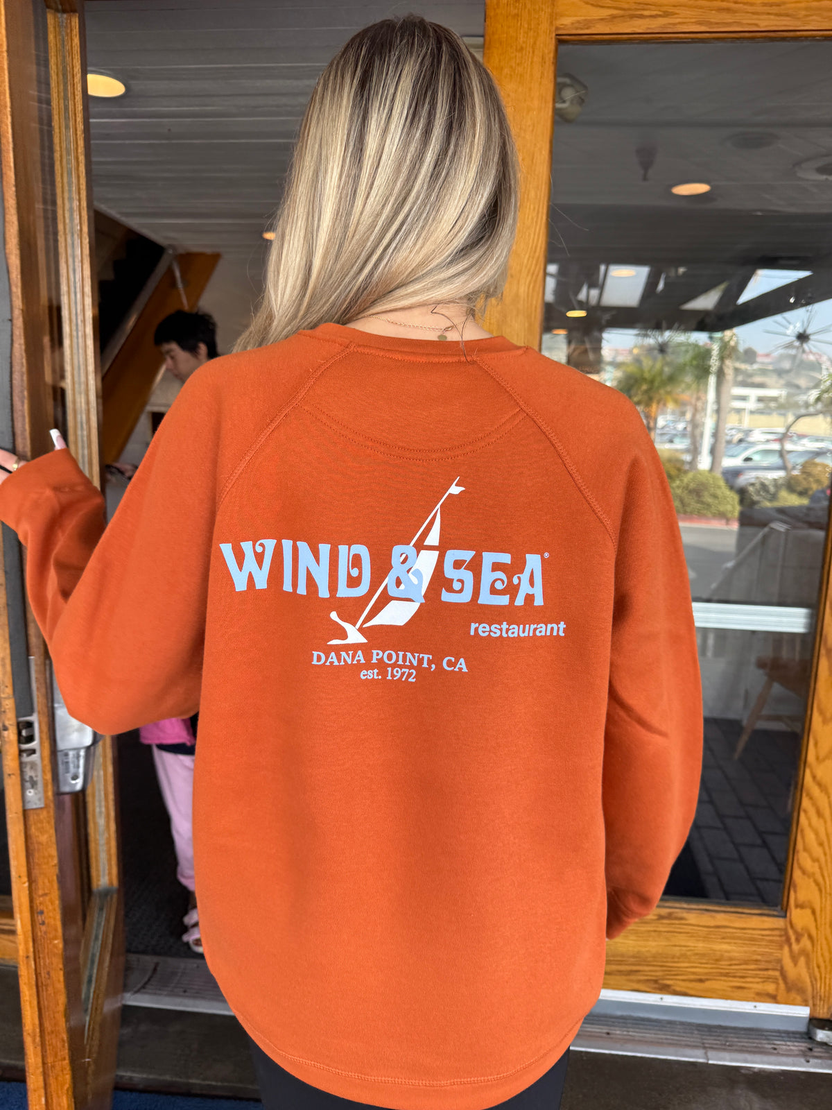 W&S Whiskey Sunset Crewneck – Wind & Sea Restaurants, Inc